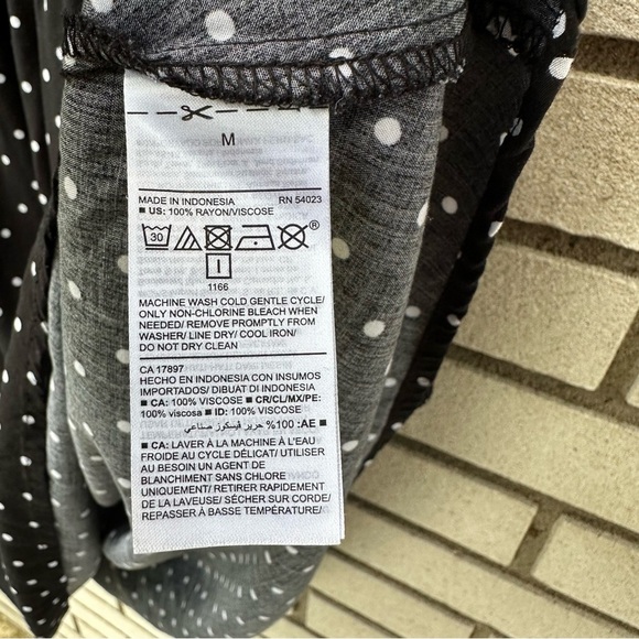 Old Navy Black Polka Dot Waist-Defined Wrap Dress Size M V-Neck Long Sleeve - Picture 6 of 10